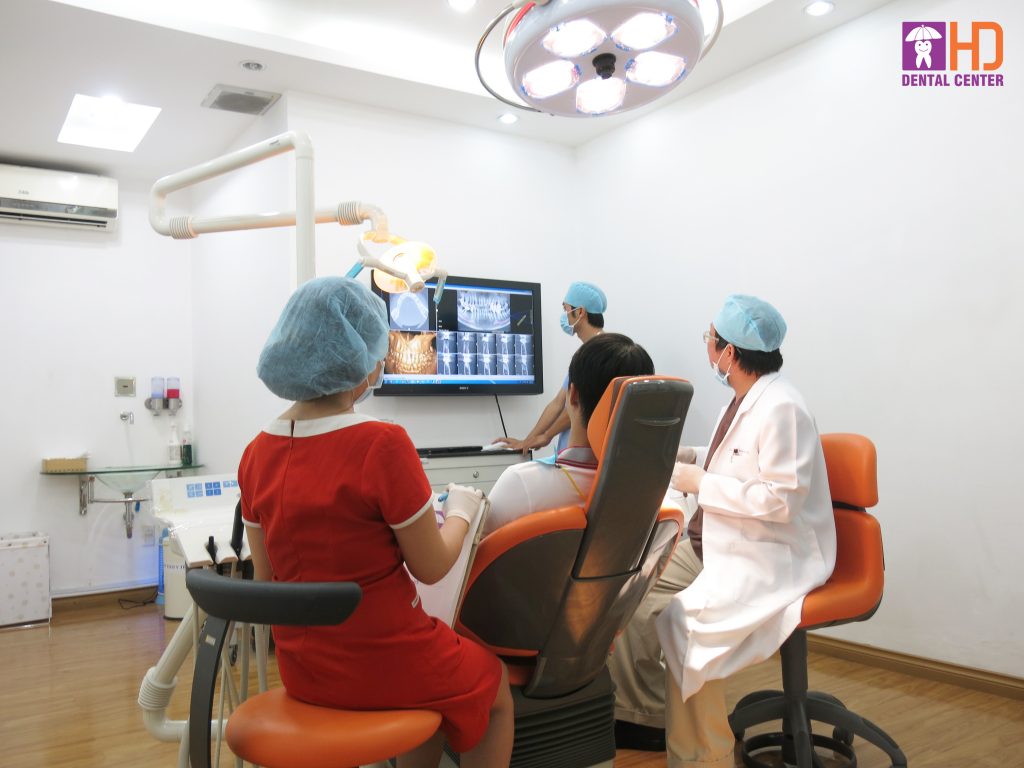 TT Nha khoa Dr. Hùng & CS áp dụng kỹ thuật nhổ răng khôn không sang chấn